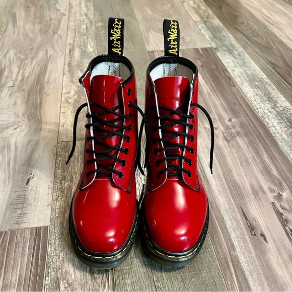 Vtg Doc Martens 1460 Made in England Air Wair Red Patent Leather Boots US Size 8 - Picture 2 of 16